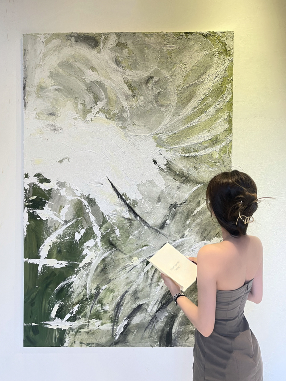画室新作肌理装饰画 肌理砂石画清新的绿色彷佛在雨雾中流动.