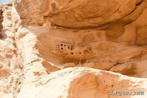 山西大宁 砂石画奇观——高山悬崖上的石崖图案探秘